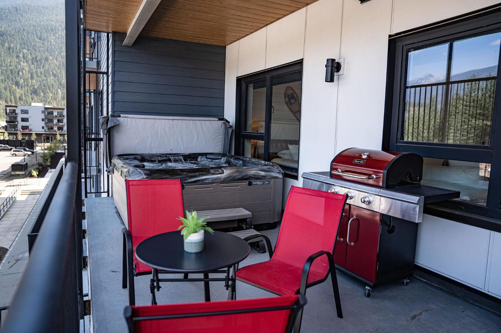 Alpine Haven By Revelstoke Vacations Daire Dış mekan fotoğraf